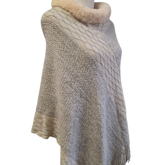 Anthropologie Do Everything In Love Poncho One‎ Size Faux Fur Collar Knit Fringe - Picture 3 of 13